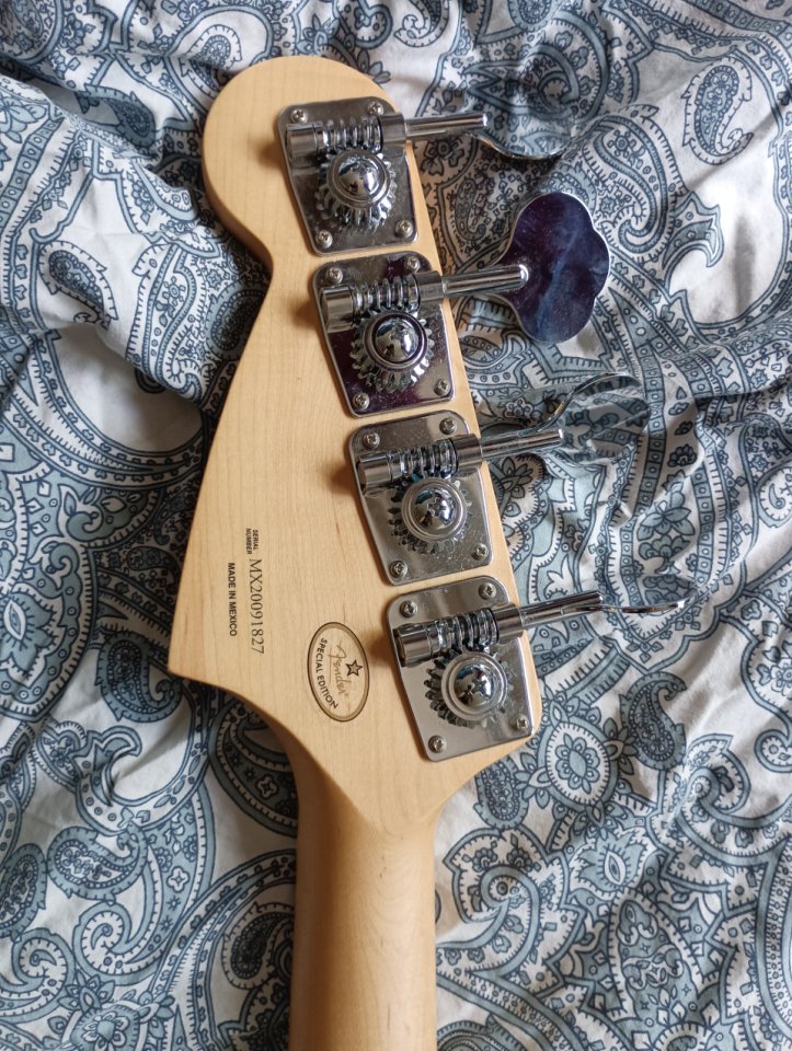 Fender Player Mustang Bass PJ Butterscotch Blonde *RESERVADO* de segunda mano · Foto 5 de 9 · Madrid · 480 €