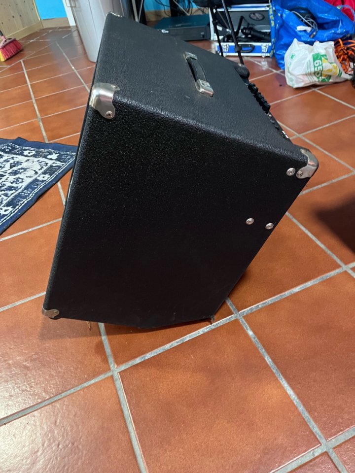 Ampeg BA115 ( Made in USA) de segunda mano · Foto 6 de 6 · Madrid · 190 €
