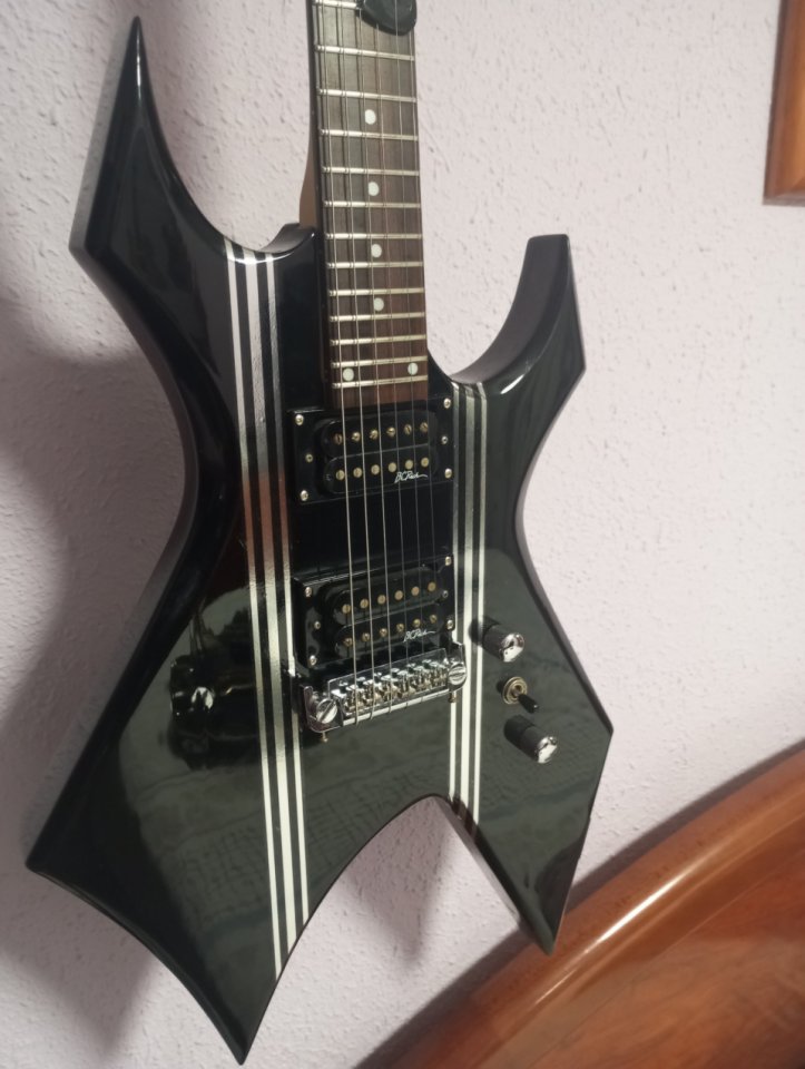 Bc rich warlock de segunda mano · Foto 1 de 4 · Bizkaia · 190 €