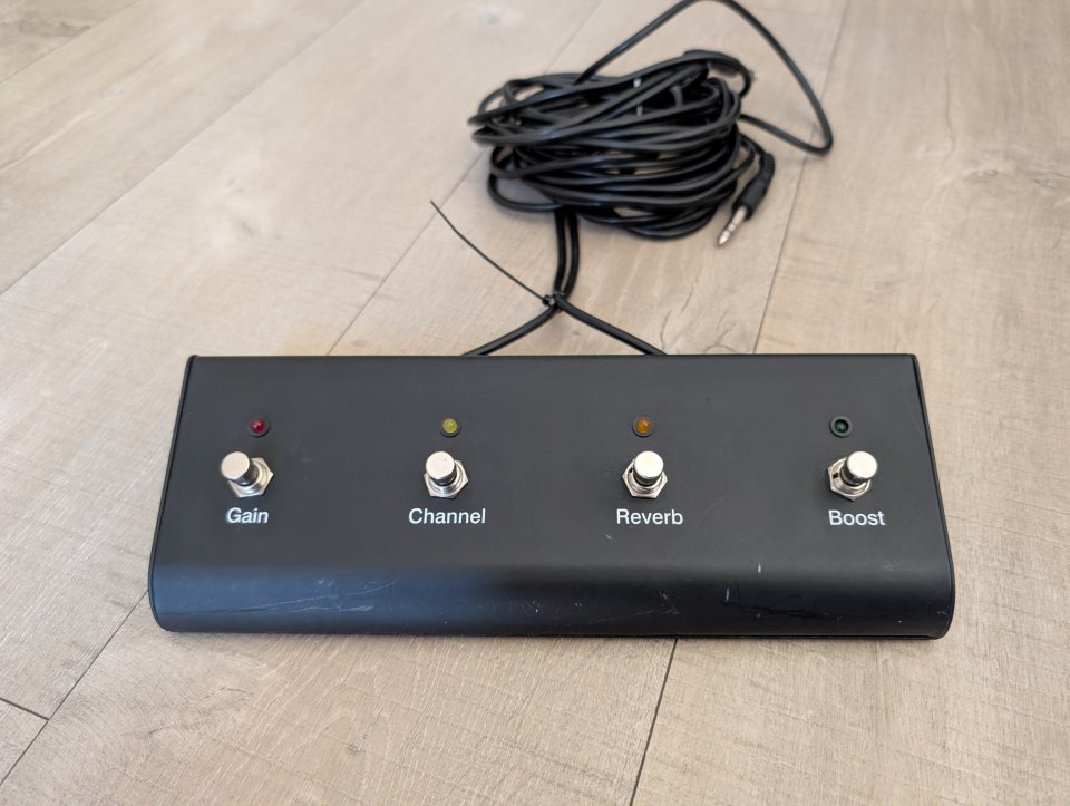 Footswitch pedal conmutador canales amplificador. Compatible ENGL.