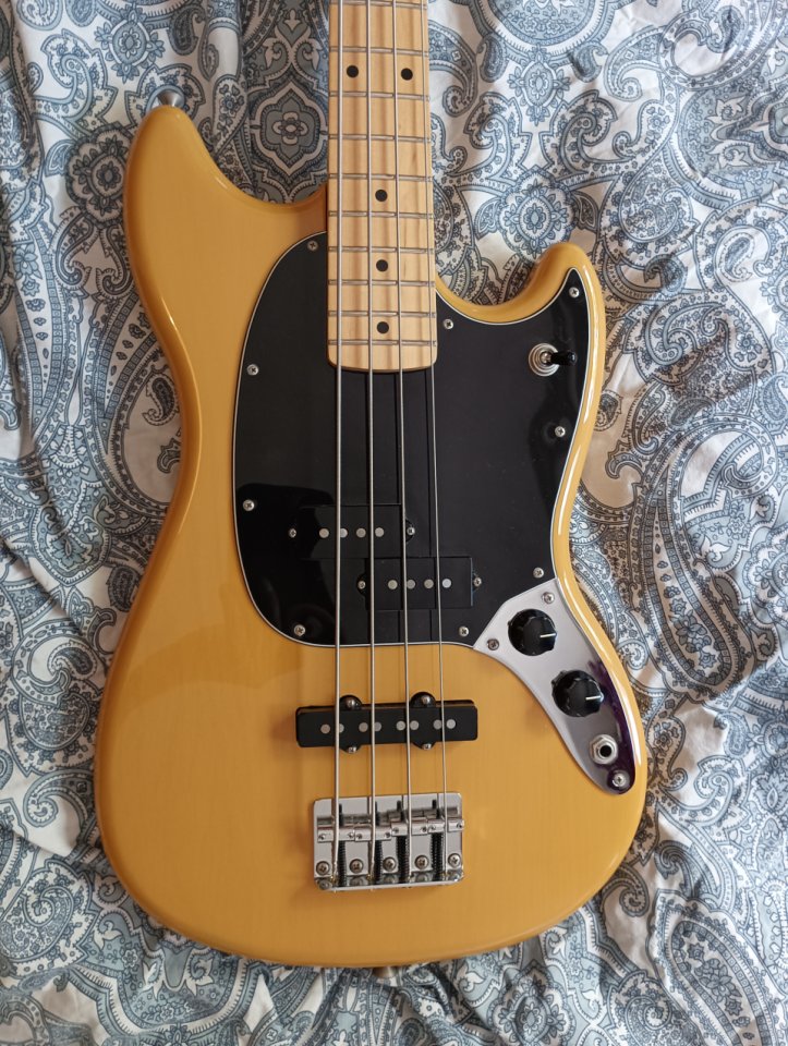 Fender Player Mustang Bass PJ Butterscotch Blonde *RESERVADO* de segunda mano · Foto 9 de 9 · Madrid · 480 €