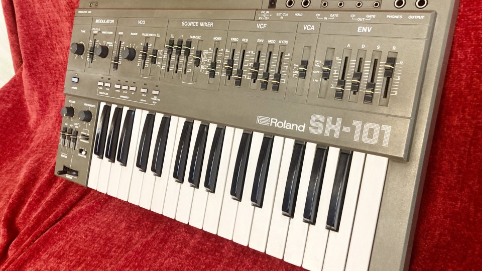 Roland SH-101 de segunda mano · Foto 2 de 3 · Valencia · 1300 €