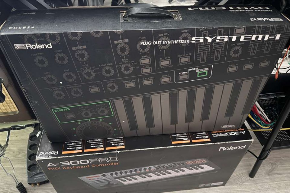 Sintetizador Roland System-1