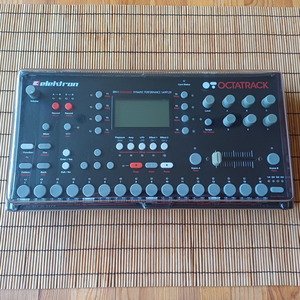 Elektron Octatrack MK1 + Decksaver de segunda mano · Foto 7 de 9 · Barcelona · 700 €
