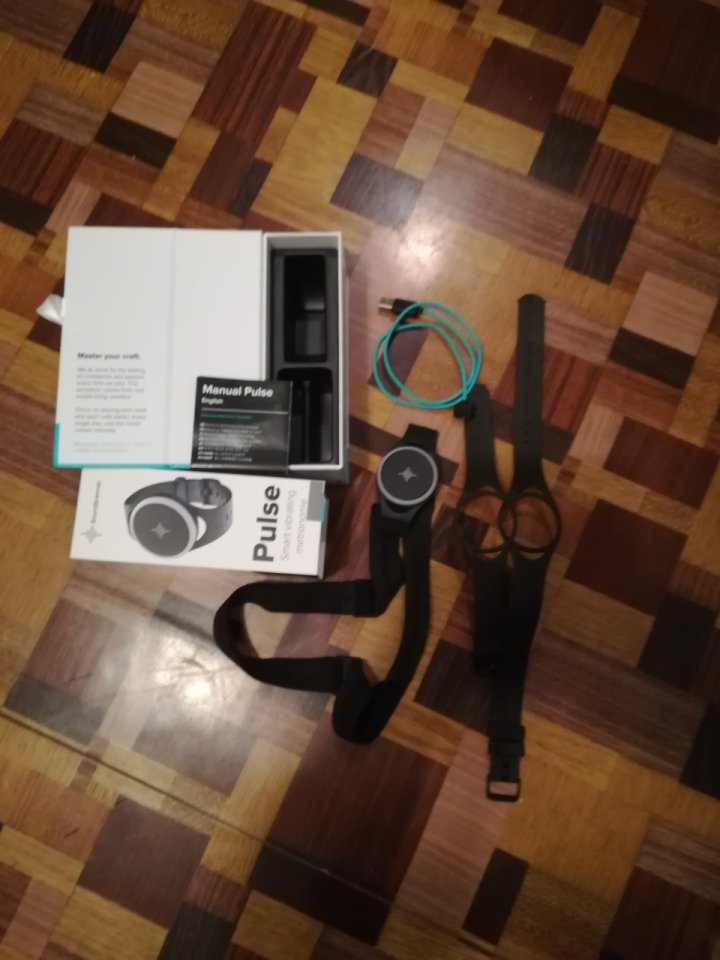 Metónomo Soundbrenner Pulse con tres correas. Metrónomo vibración. de segunda mano · Foto 1 de 6 · Valencia · 68 €