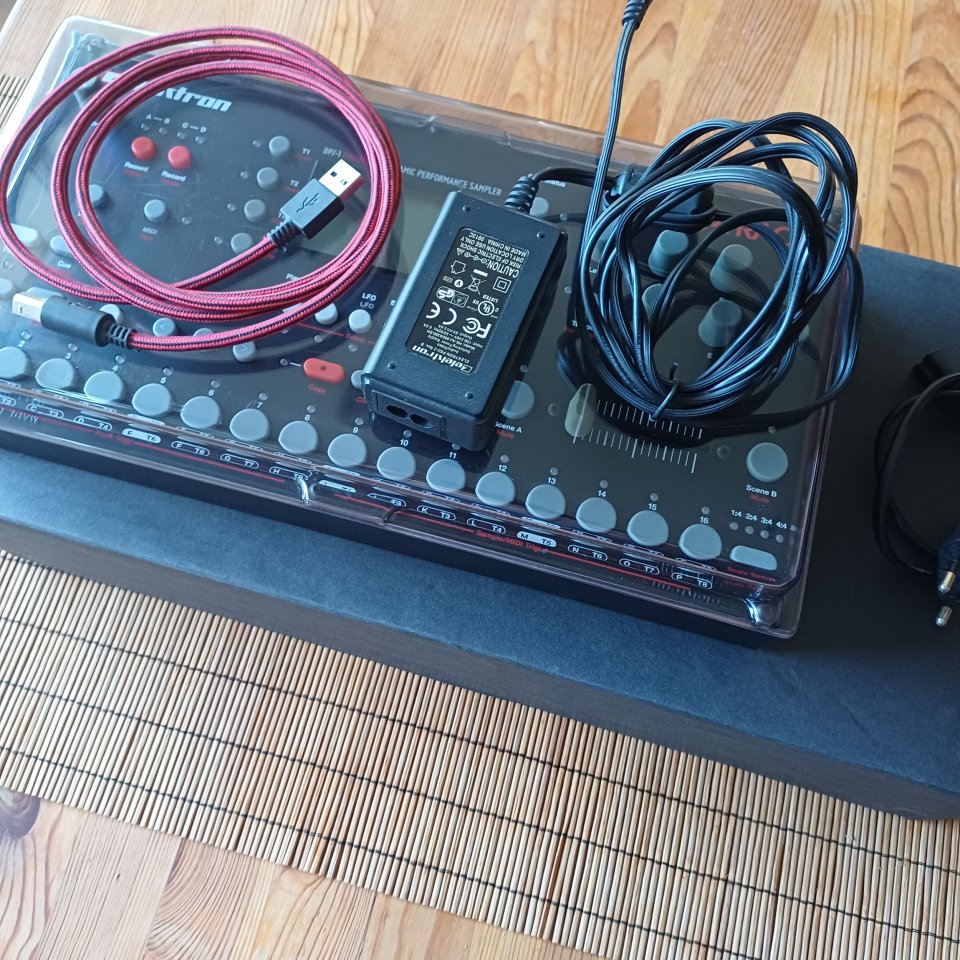 Elektron Octatrack MK1 + Decksaver de segunda mano · Foto 8 de 9 · Barcelona · 700 €