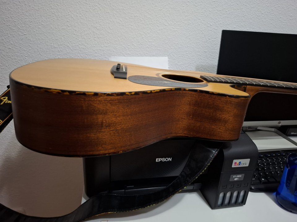 Guitarra acústica Lakewood de segunda mano · Foto 6 de 8 · Madrid · 1800 €