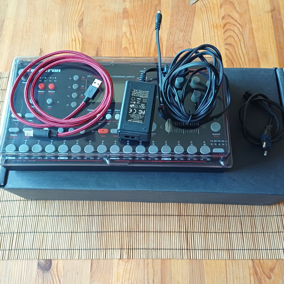 Elektron Octatrack MK1 + Decksaver de segunda mano · Foto 9 de 9 · Barcelona · 700 €