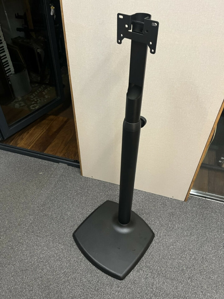 2x K&M 26785 Monitor Stand Genelec