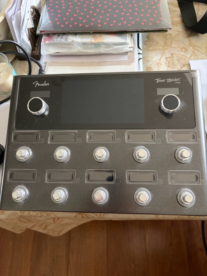 Vendo Fender Tone Máster Pro nuevo de segunda mano · Foto 1 de 2 · Navarra · 1200 €