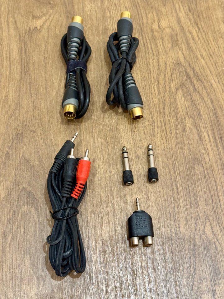 Interfaz de Audio M-Audio Fast Track Pro USB MIDI + Accesorios