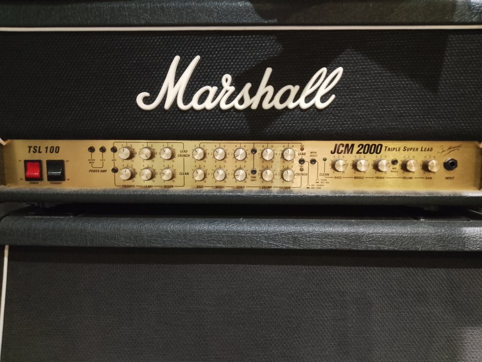 Cabezal JCM 2000 TSL 100 + pantalla 1960 4 x 12" de segunda mano · Foto 2 de 3 · Madrid · 600 €