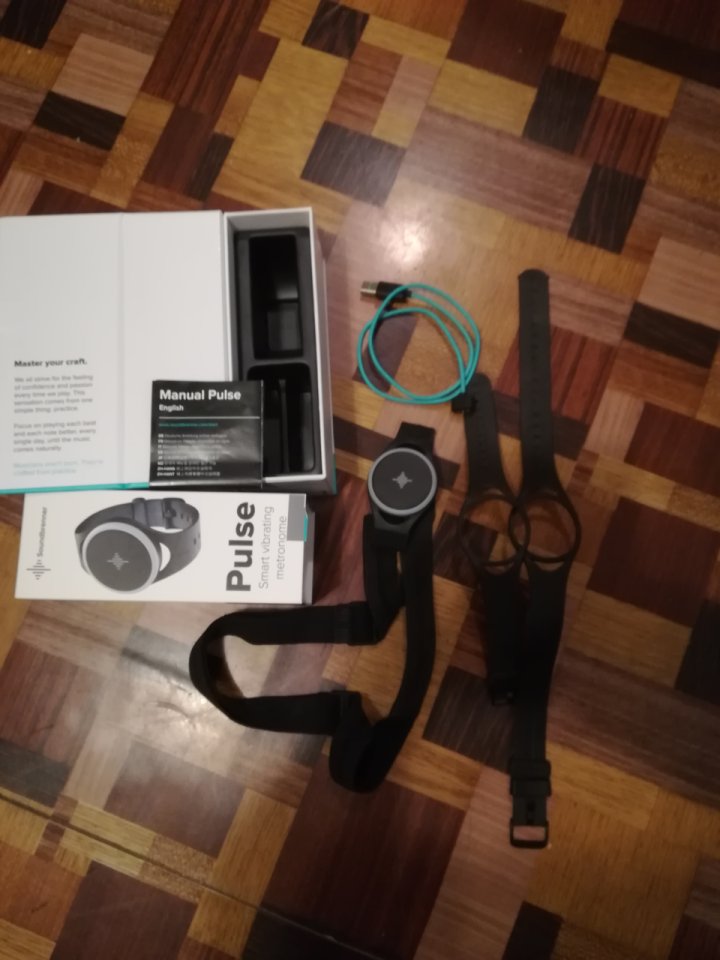 Metónomo Soundbrenner Pulse con tres correas. Metrónomo vibración. de segunda mano · Foto 6 de 6 · Valencia · 68 €