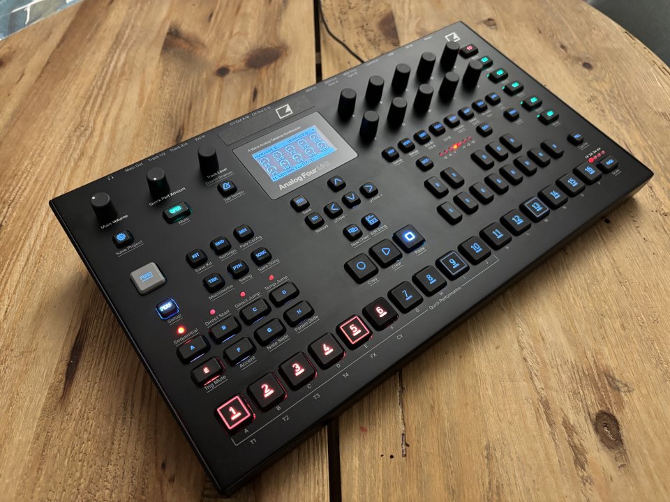 Elektron Analog Four Mk2 Negra
