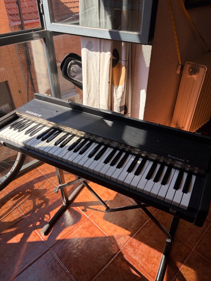 Hohner Pianet T de segunda mano · Foto 1 de 5 · Madrid · 750 €