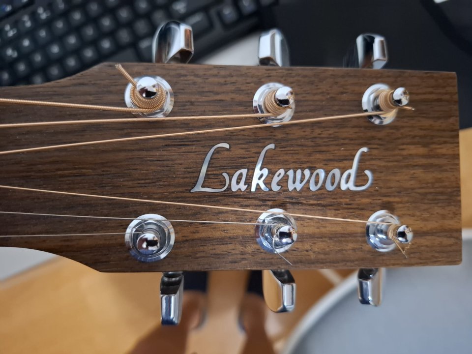 Guitarra acústica Lakewood de segunda mano · Foto 3 de 8 · Madrid · 1800 €