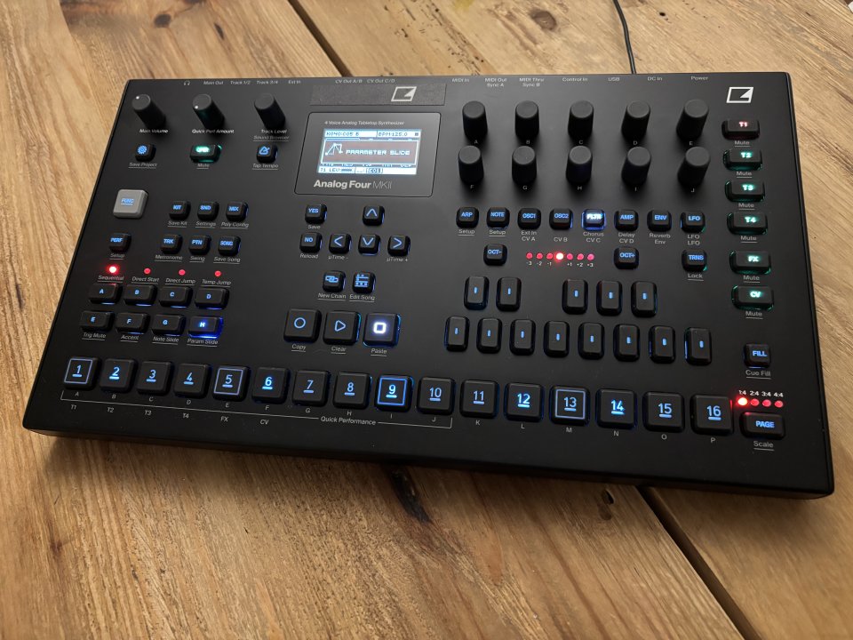 Elektron Analog Four Mk2 Negra