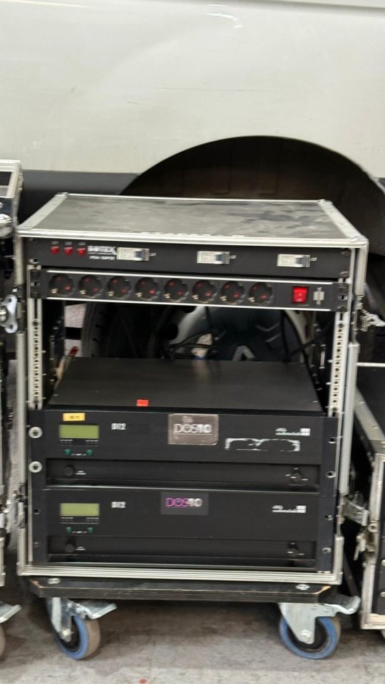 Etapas de potencia d&b audiotechnik D12 de segunda mano · Foto 1 de 4 · Madrid · 1800 €