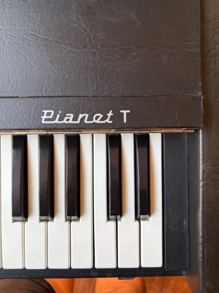 Hohner Pianet T de segunda mano · Foto 2 de 5 · Madrid · 750 €