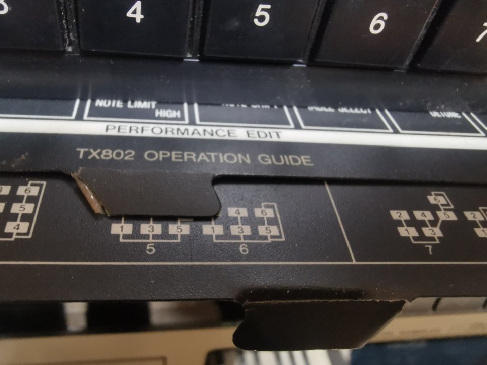 Vendo sintetizador Yamaha TX802 de segunda mano · Foto 4 de 8 · Madrid · 400 €