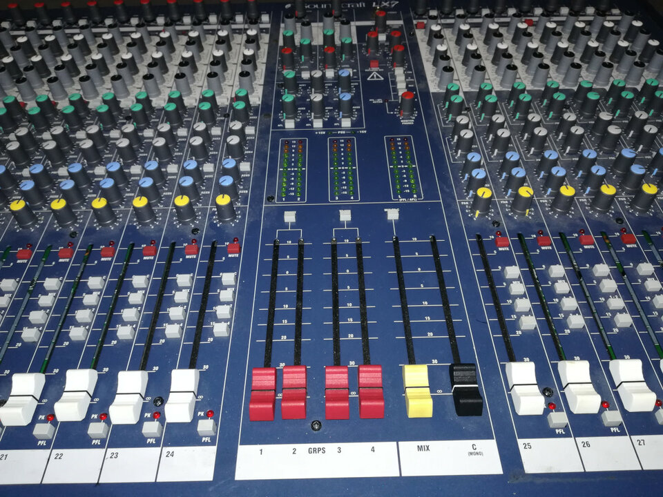 Mesa Soundcraft LX7ii 32ch + 6 aux