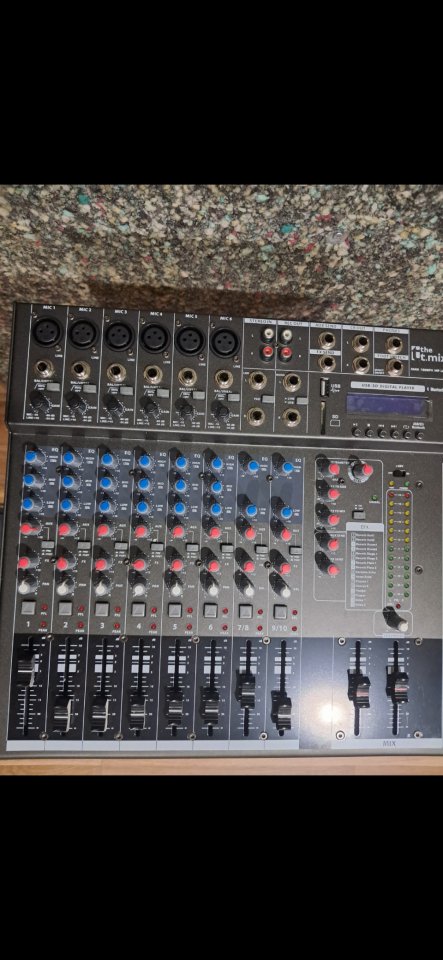 Mesa de sonido THE T. MIX FXMP USB de segunda mano · Foto 6 de 6 · Cádiz · 155 €