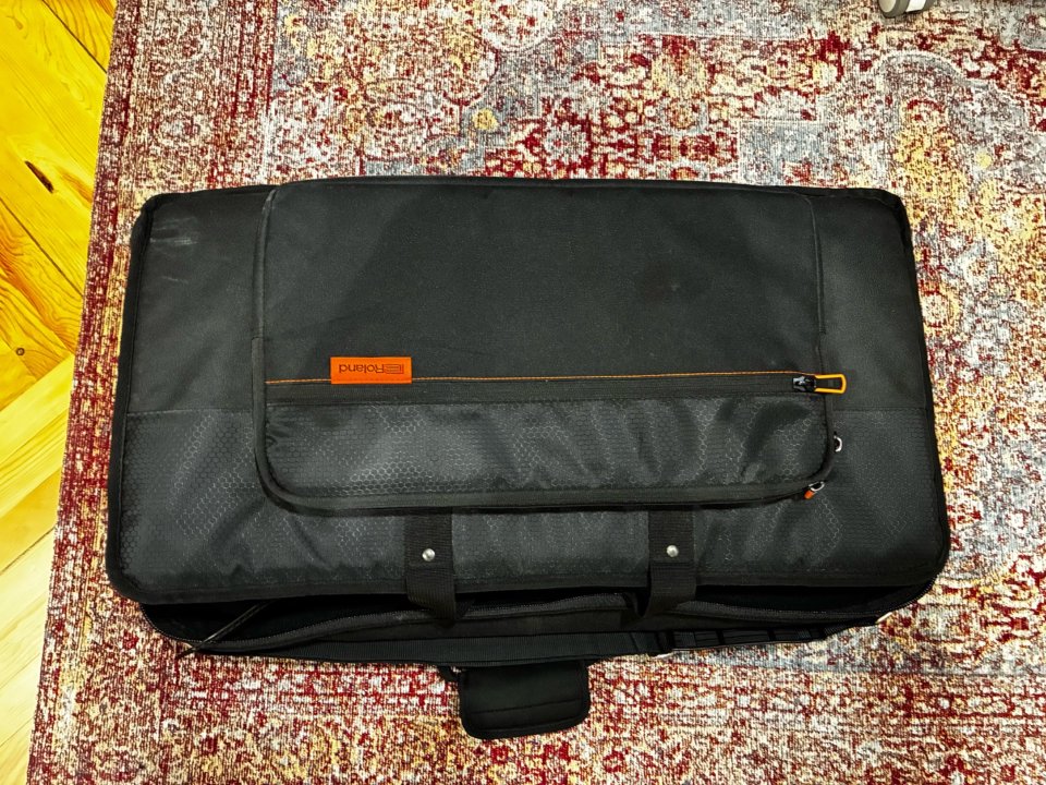 Roland Júpiter XM de segunda mano · Foto 3 de 4 · Navarra · 1000 €