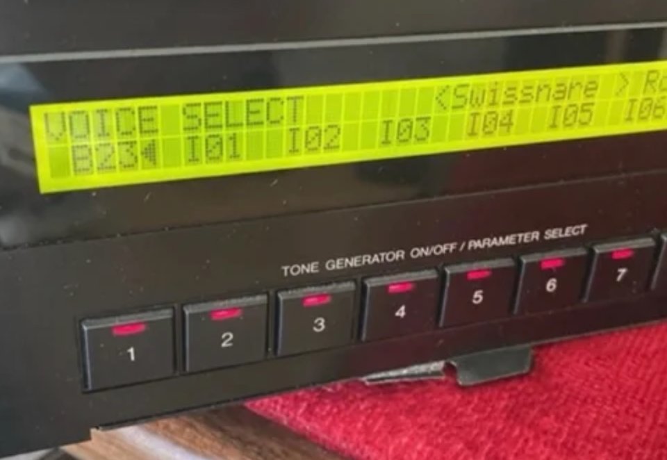 Vendo sintetizador Yamaha TX802 de segunda mano · Foto 7 de 8 · Madrid · 400 €