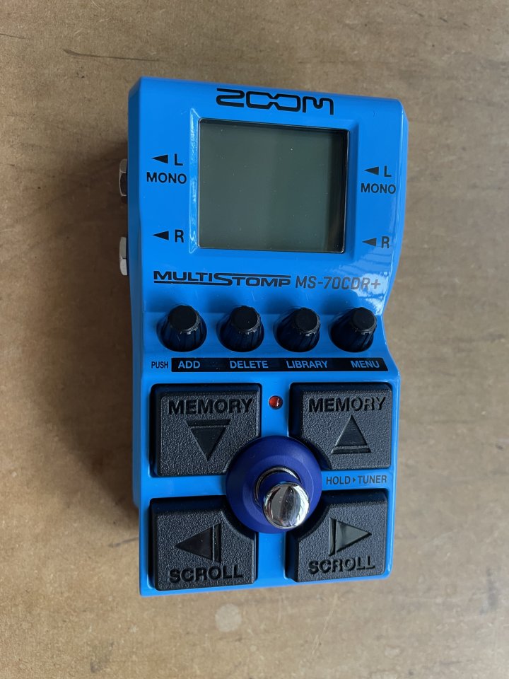 Pedalera de efectos ZOOM MS-70 CDR + de segunda mano · Foto 1 de 5 · Alicante · 90 €