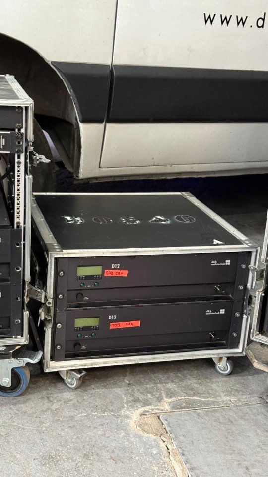 Etapas de potencia d&b audiotechnik D12 de segunda mano · Foto 4 de 4 · Madrid · 1800 €