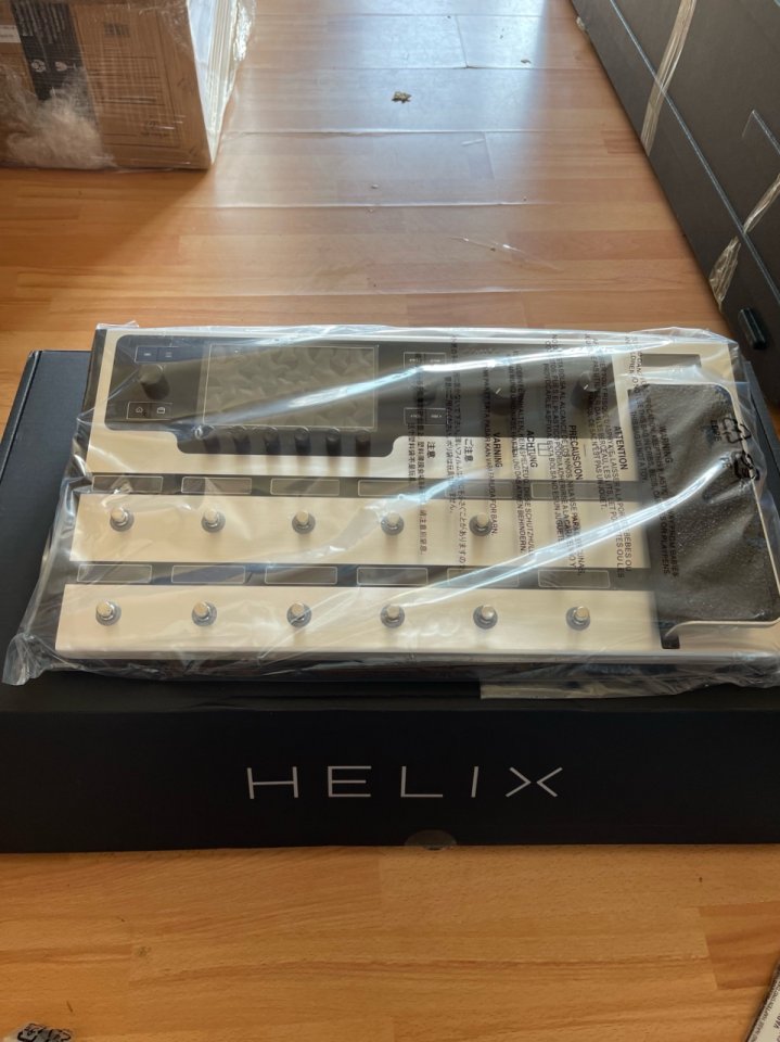 Line6 Helix Platinum Límited Edition de segunda mano · Foto 1 de 3 · Madrid · 900 €