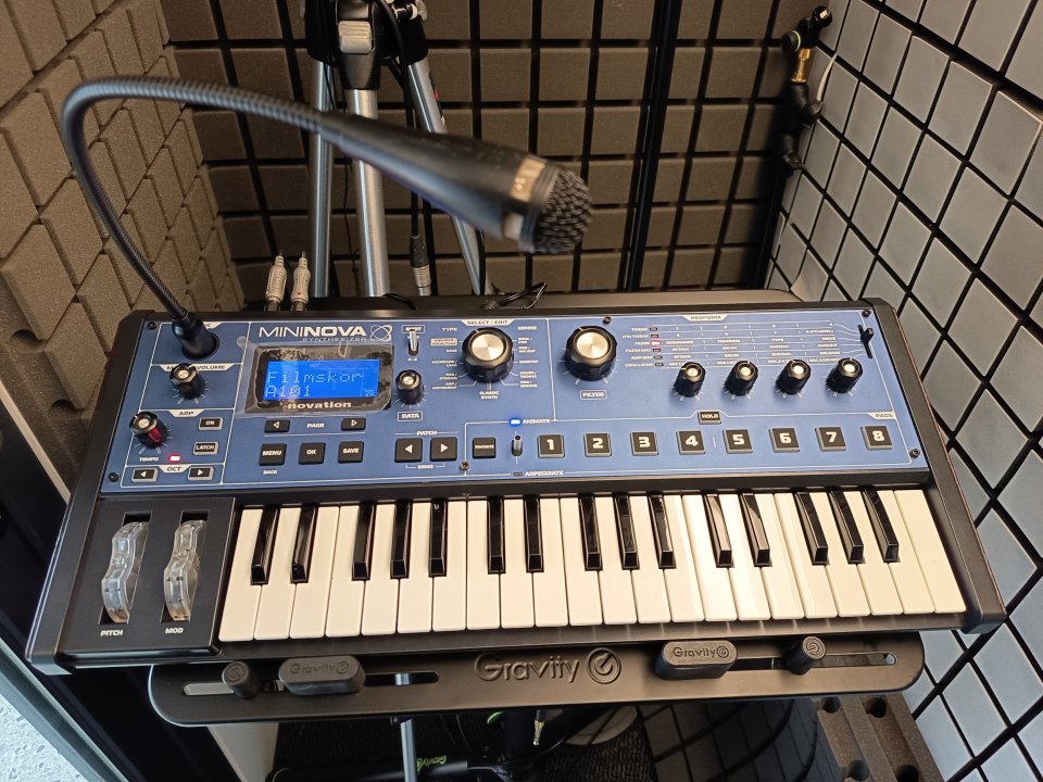 Novation Mininova de segunda mano · Foto 3 de 3 · Barcelona · 250 €