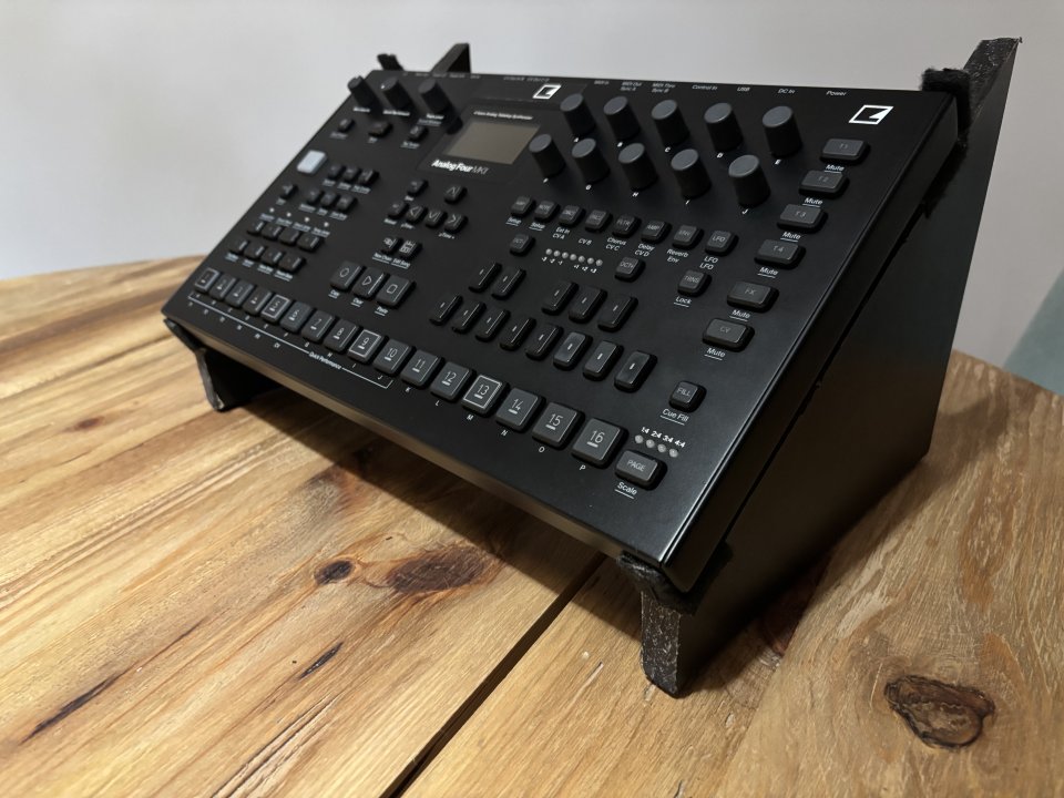 Elektron Analog Four Mk2 Negra