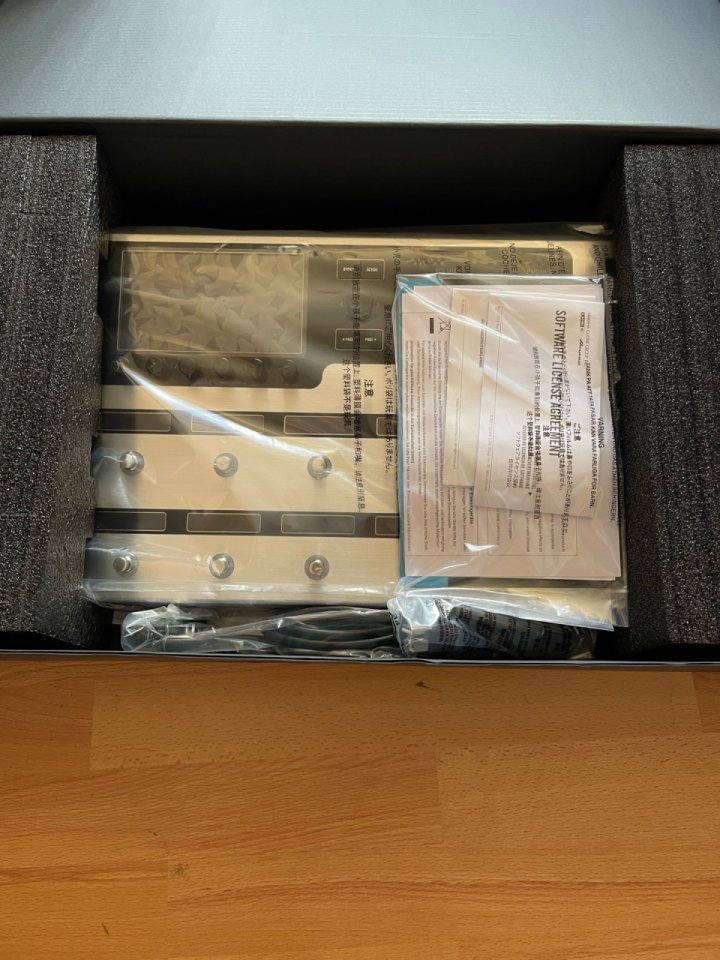 Line6 Helix Platinum Límited Edition de segunda mano · Foto 3 de 3 · Madrid · 900 €