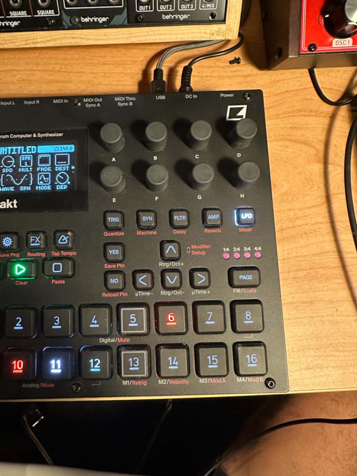 Elektron Syntakt de segunda mano · Foto 3 de 4 · Málaga · 750 €