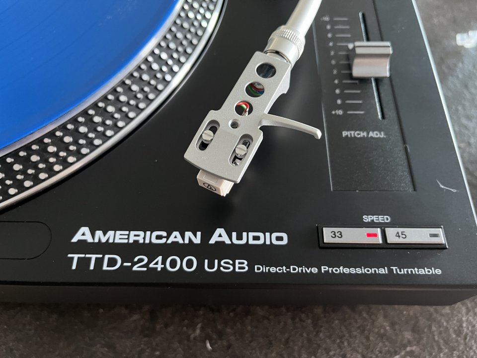 Pareja de platos American Audio TTD 2400 USB de segunda mano · Foto 2 de 6 · Zaragoza · 450 €