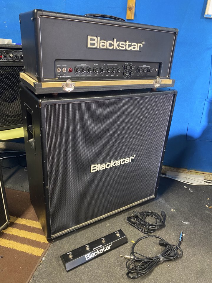 Amplificador Blackstar HT100 MK1 + pantalla 4x12