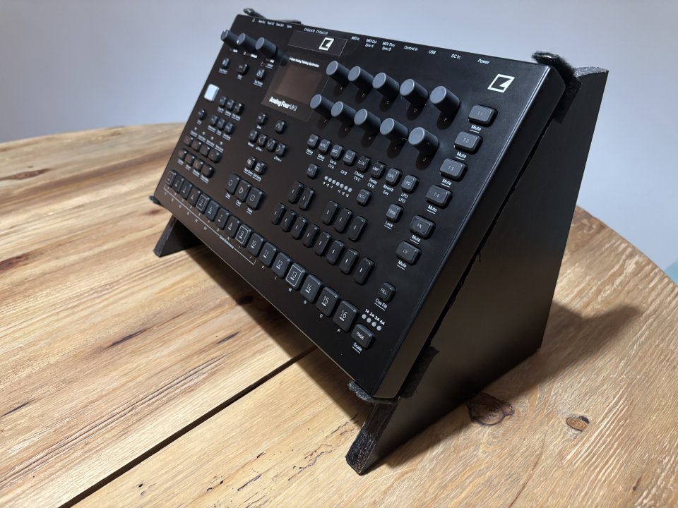 Elektron Analog Four Mk2 Negra
