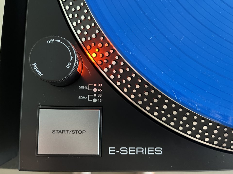Pareja de platos American Audio TTD 2400 USB de segunda mano · Foto 3 de 6 · Zaragoza · 450 €