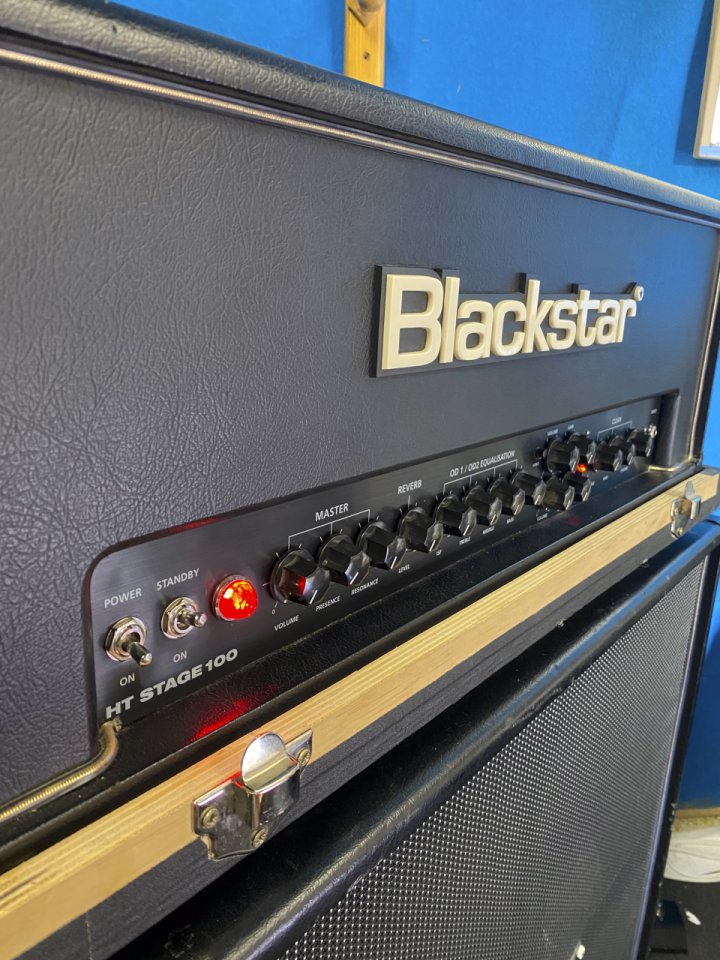 Amplificador Blackstar HT100 MK1 + pantalla 4x12