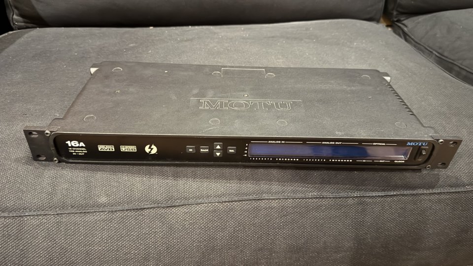 MOTU 16A impecable de segunda mano · Foto 1 de 5 · Madrid · 700 €