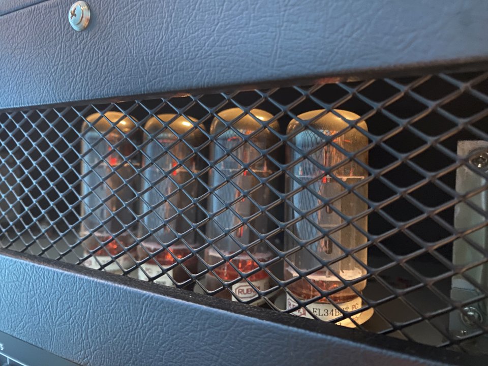 Amplificador Blackstar HT100 MK1 + pantalla 4x12