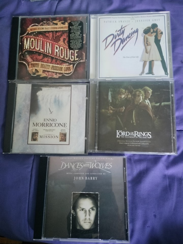 Lote de 5 CDs de bandas sonoras originales de películas. de segunda mano · Foto 1 de 3 · Navarra · 25 €