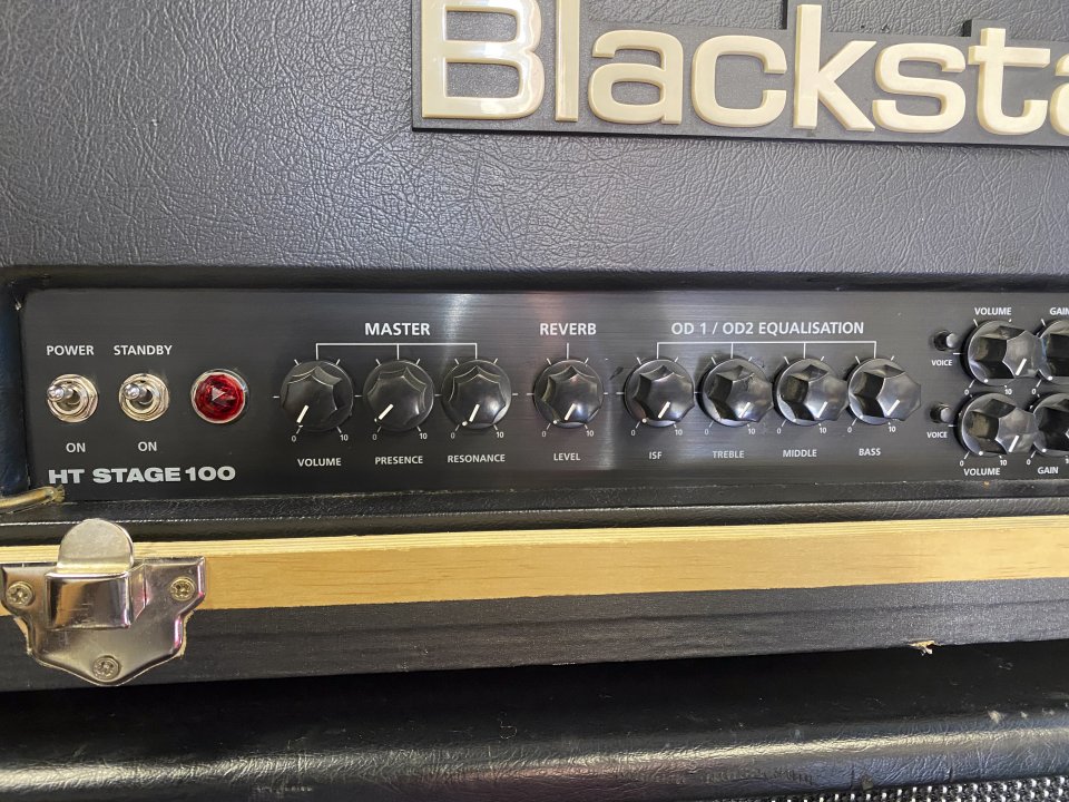 Amplificador Blackstar HT100 MK1 + pantalla 4x12