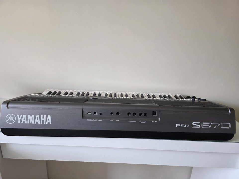 Yamaha PSR S670 de segunda mano · Foto 2 de 8 · La Rioja · 320 €