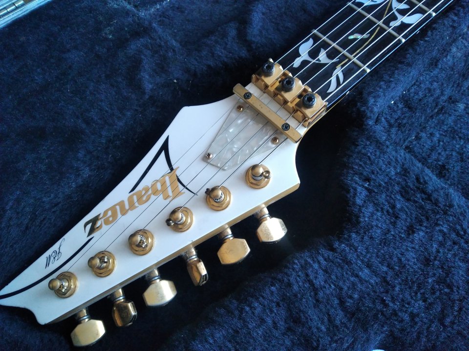 Ibanez JEM 7V WH (Steve Vai Signature) – Año 1999 de segunda mano · Foto 4 de 10 · Zaragoza · 1950 €