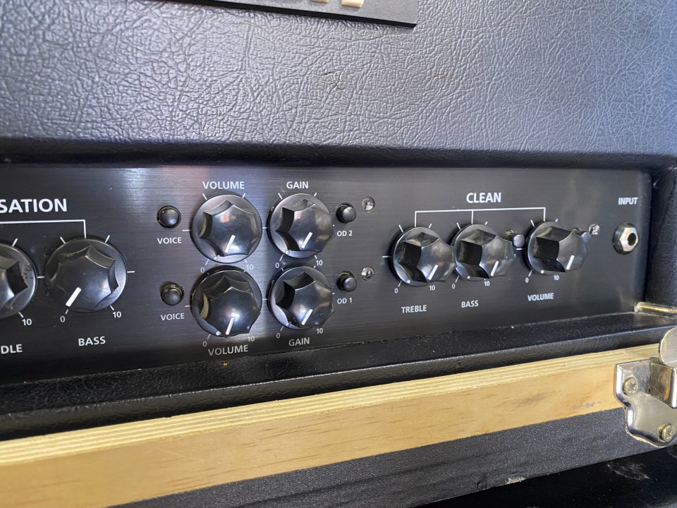 Amplificador Blackstar HT100 MK1 + pantalla 4x12