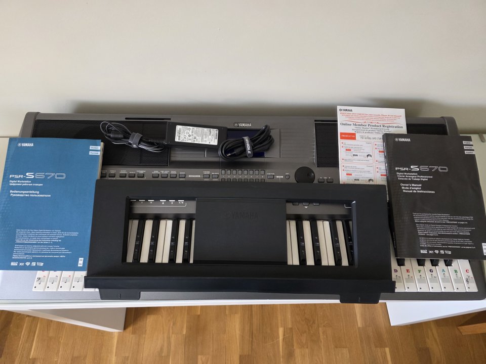 Yamaha PSR S670 de segunda mano · Foto 3 de 8 · La Rioja · 320 €