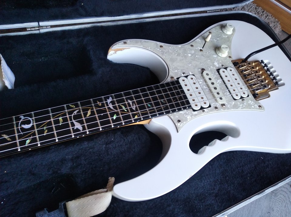 Ibanez JEM 7V WH (Steve Vai Signature) – Año 1999 de segunda mano · Foto 5 de 10 · Zaragoza · 1950 €