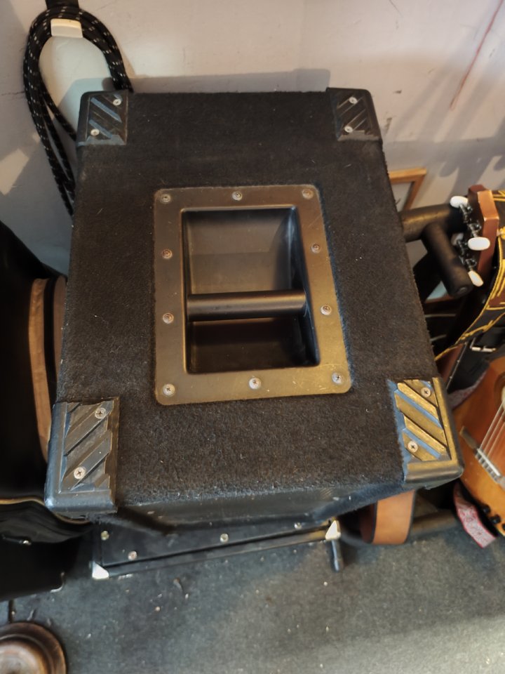 Pantalla Markbass Traveler 102 de segunda mano · Foto 3 de 6 · Sevilla · 350 €